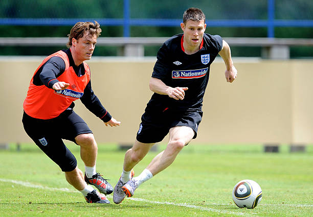 并即将签署 并即将签署